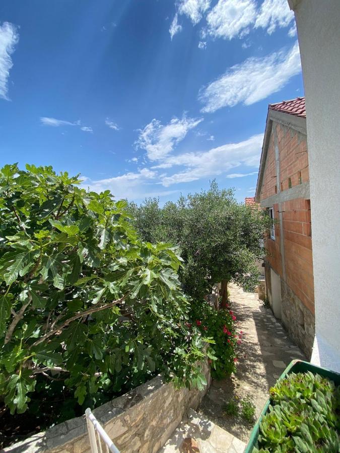 Seaside Secluded Apartments Cove Tvrdni Dolac, Hvar - 12655 Gdinj Экстерьер фото